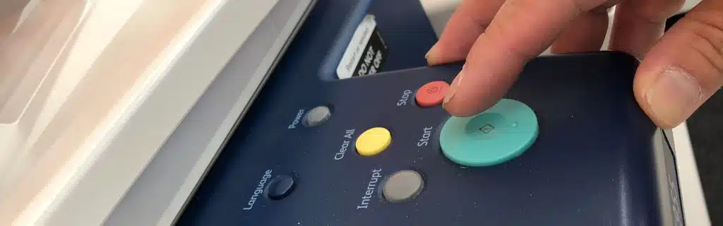 Machines à affranchir et mise sous pli - Article de blog Edilink : découvrez les avantages, les limites, son prix et ses alternatives