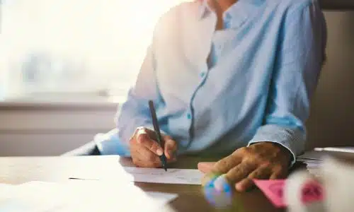 Affranchissement courrier en interne - la solution la moins économique pour les entreprises - Externaliser permet d'envoyer son courrier au meilleur tarif grace à la massification d'envoi et au homologation au courrier industriel premium